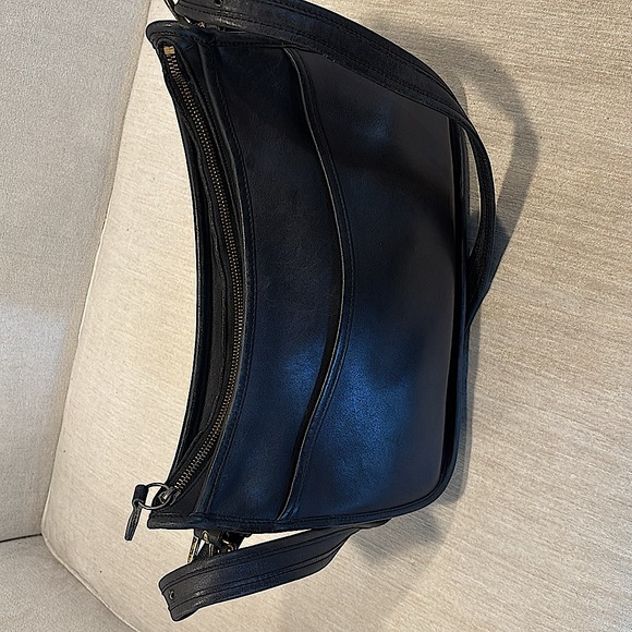 Vintage gorgeous Coach bag with embossed label, original leather tag,zipper pull - Picture 7 of 16